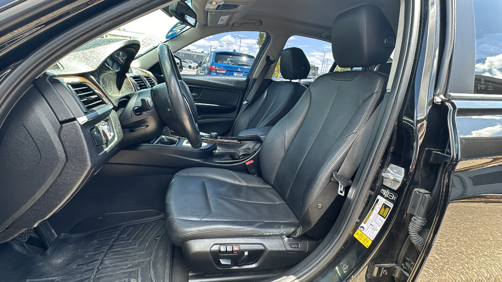 2015 BMW 3 Series 328i Turbocharged Engine, Bluetooth, Luxurious Lea 27