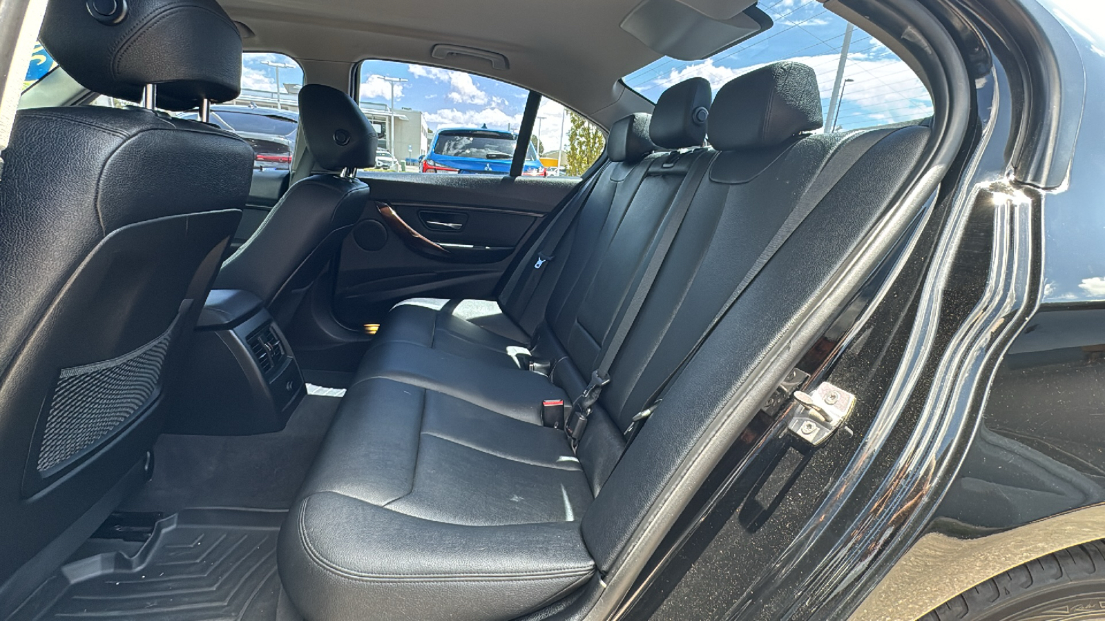 2015 BMW 3 Series 328i Turbocharged Engine, Bluetooth, Luxurious Lea 29