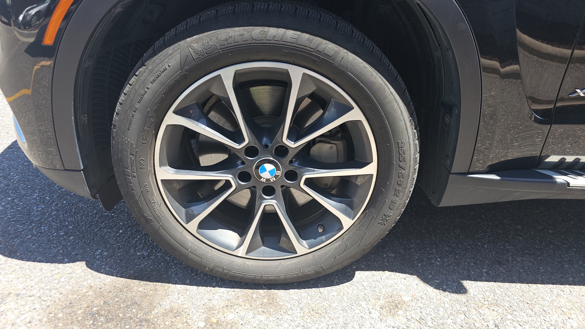 2016 BMW X5 xDrive50i AWD, Twin Turbo V8, Navigation, Sunroof, 24