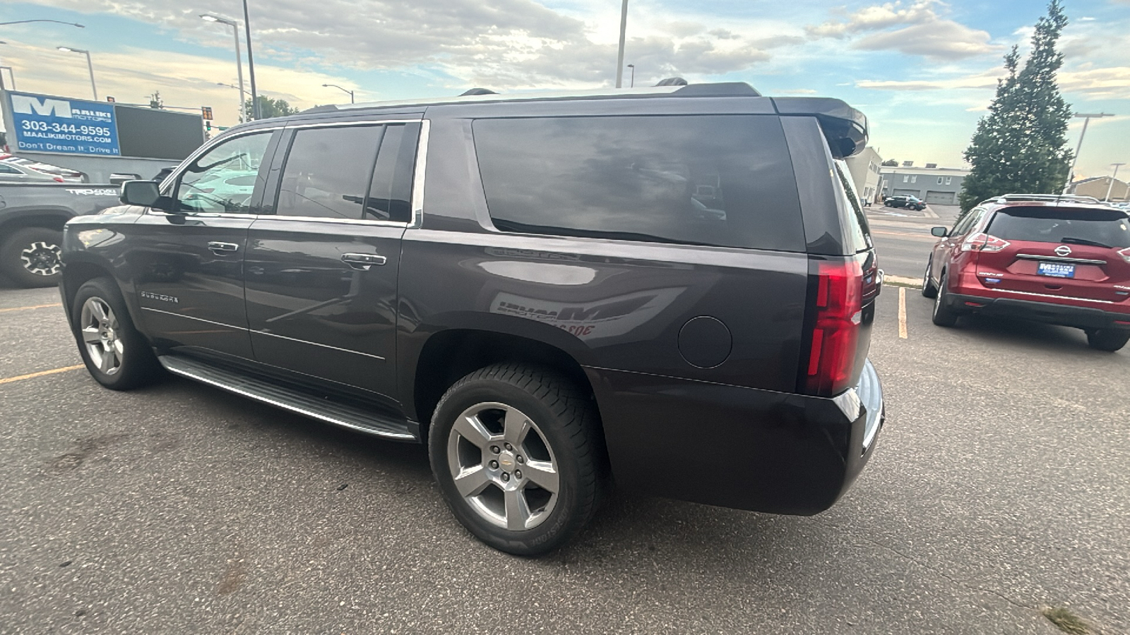 2018 Chevrolet Suburban Premier 4WD, Leather, Heated Seats, Navigation, Re 5