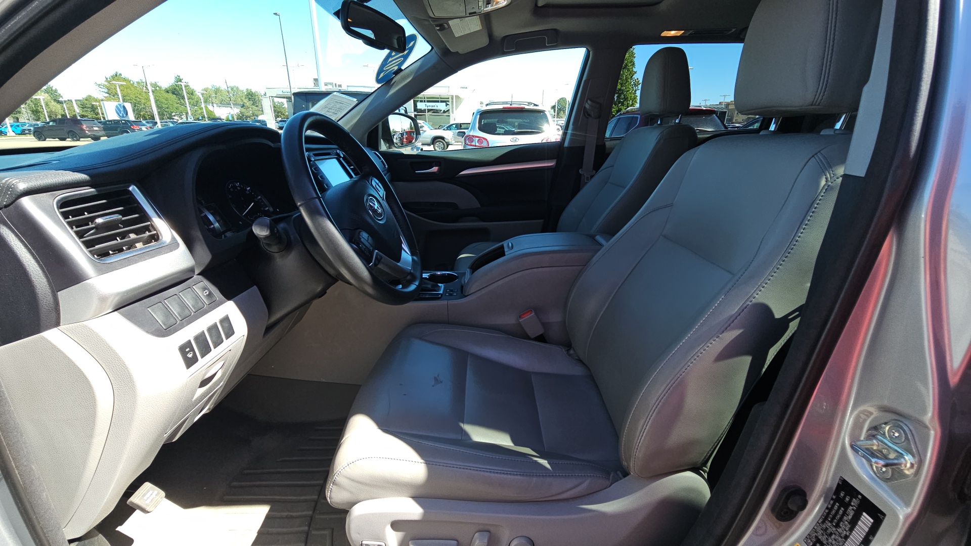 2015 Toyota Highlander XLE  13