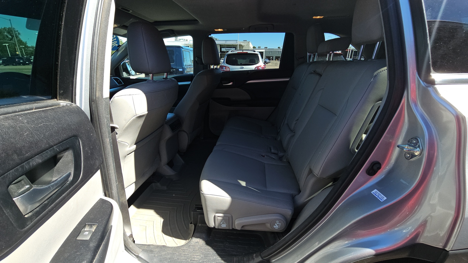 2015 Toyota Highlander XLE  24