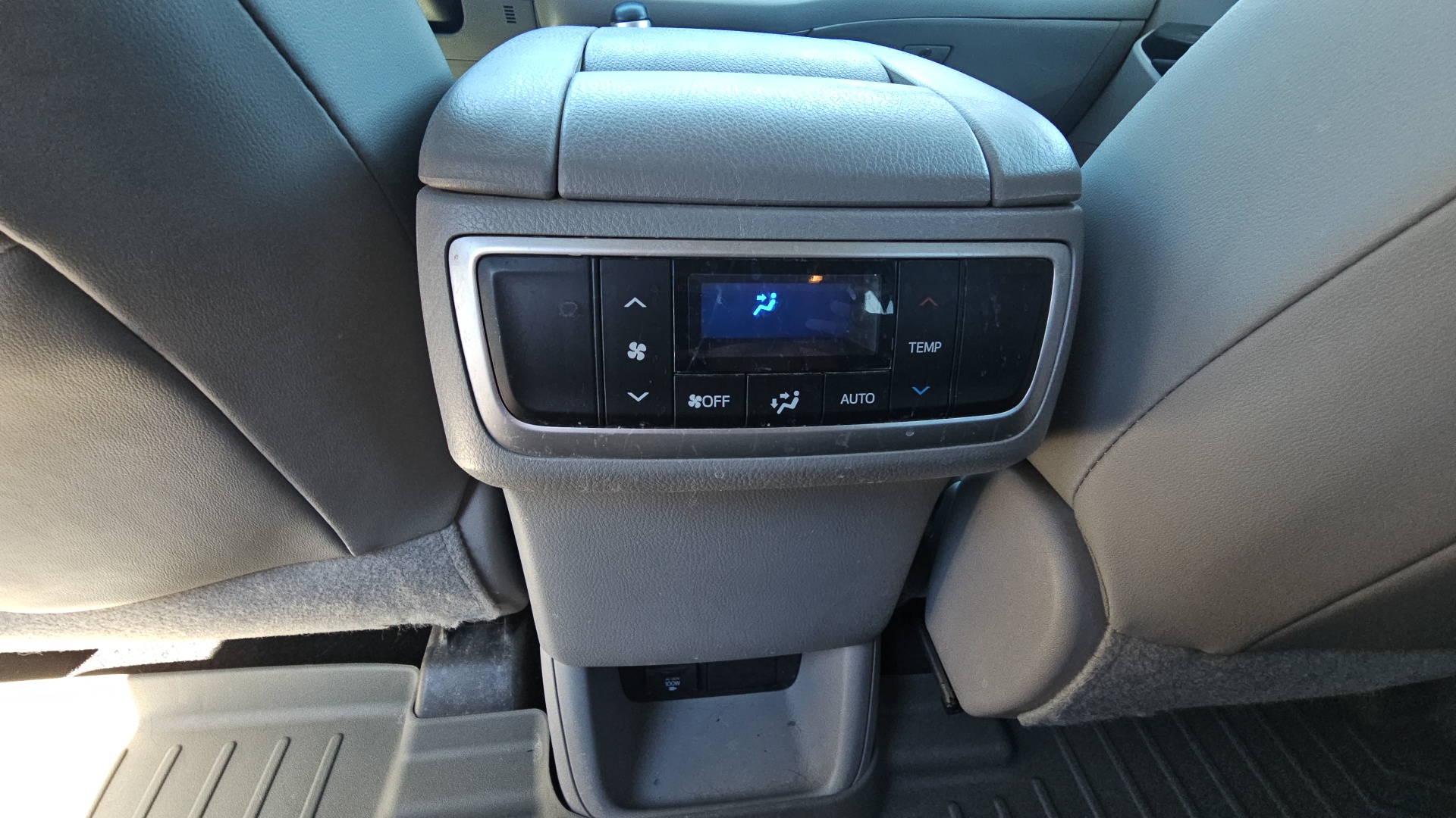 2015 Toyota Highlander XLE  25