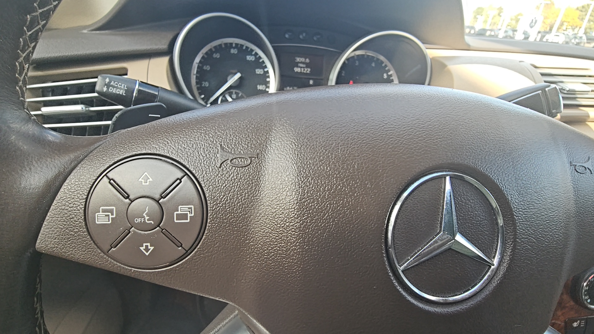 2012 Mercedes-Benz R-Class R 350  17