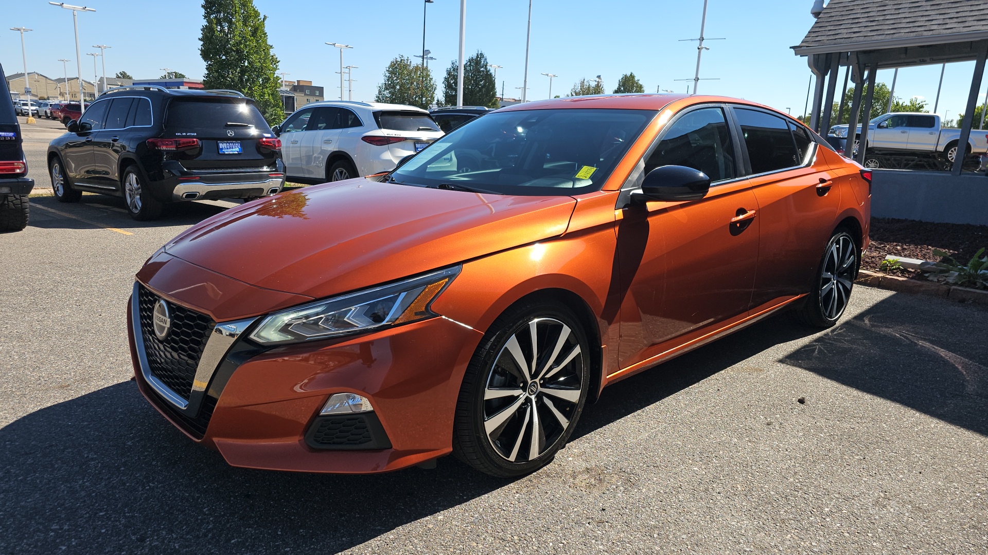 2022 Nissan Altima 2.0 SR Turbo Engine, Sunroof, Heated Seats, Remote 3