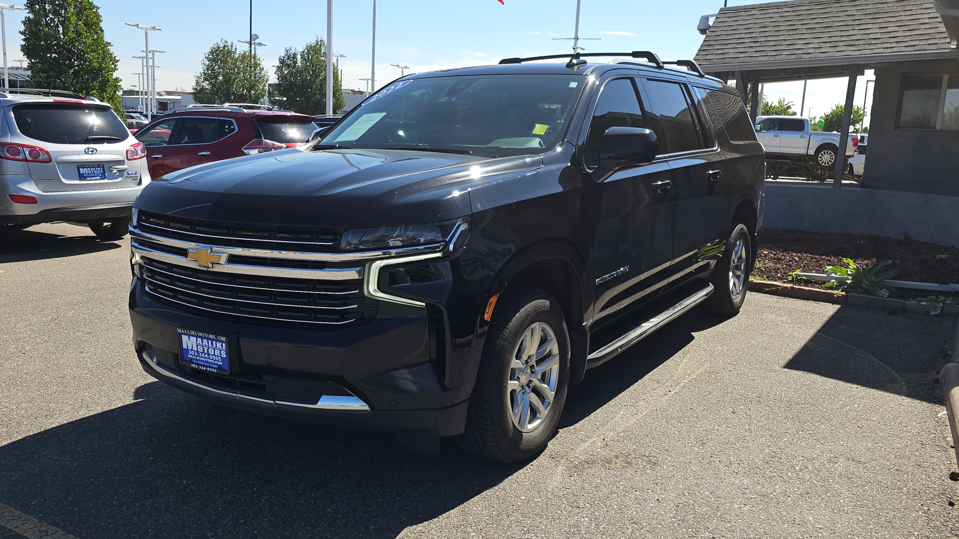 2022 Chevrolet Suburban LT Diesel Power, 4WD, Leather, Navigation, Heated  3