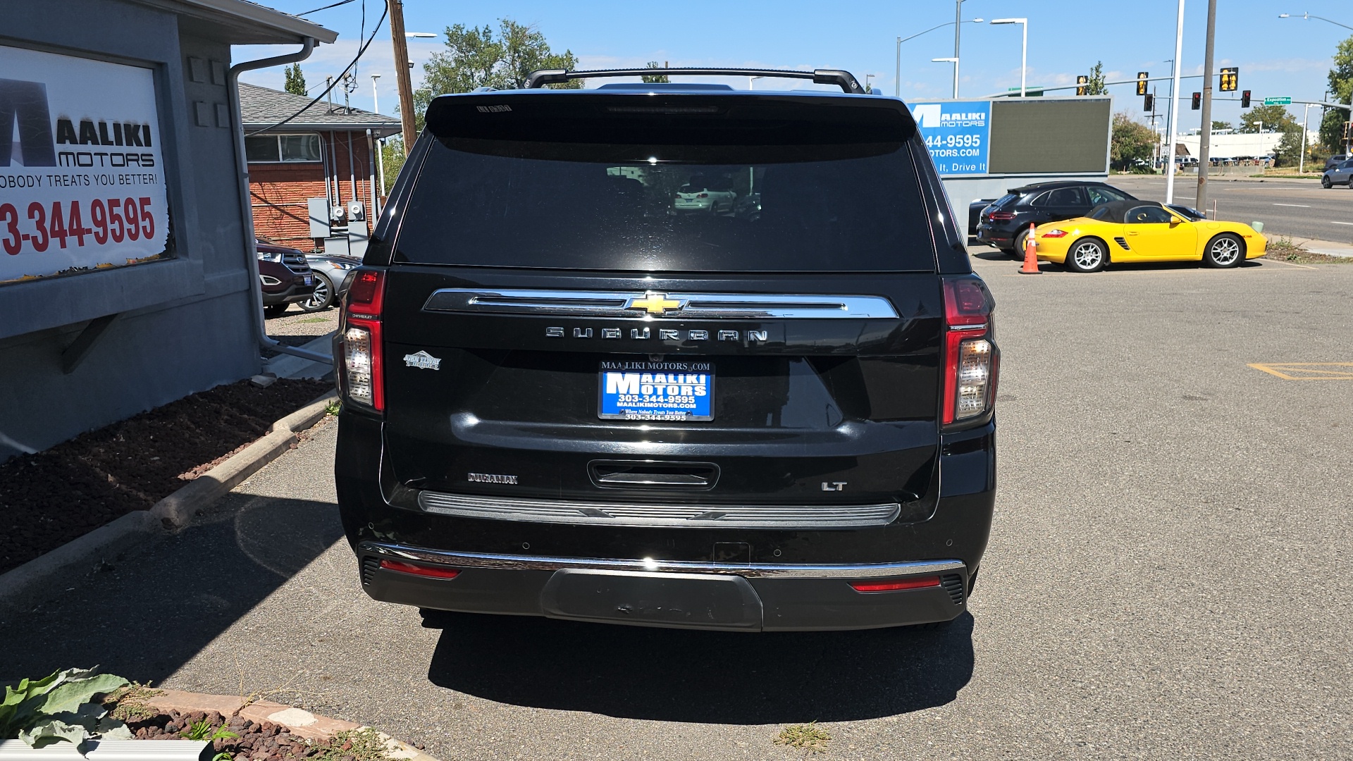 2022 Chevrolet Suburban LT Diesel Power, 4WD, Leather, Navigation, Heated  5