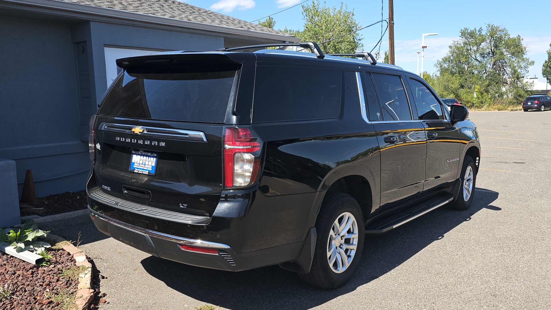 2022 Chevrolet Suburban LT Diesel Power, 4WD, Leather, Navigation, Heated  6