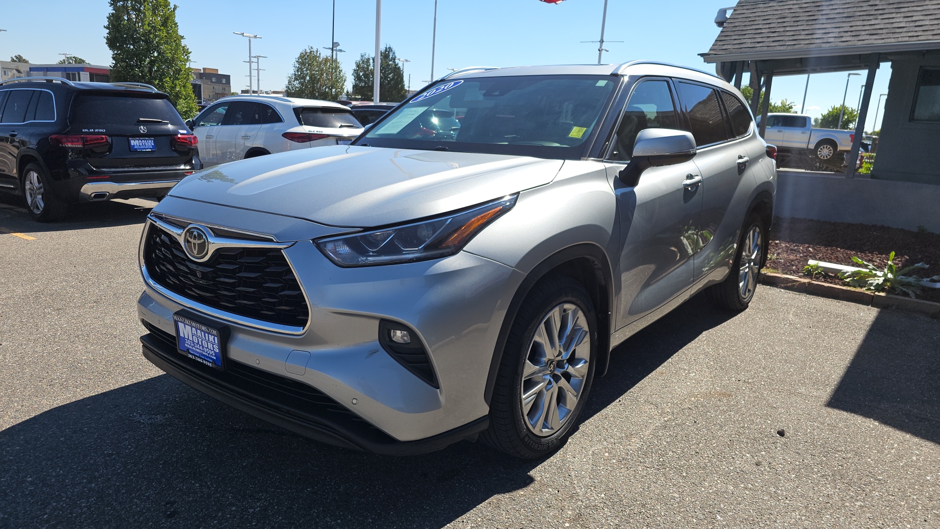 2020 Toyota Highlander Limited AWD, Navigation, Sunroof, Heated Leather S 3