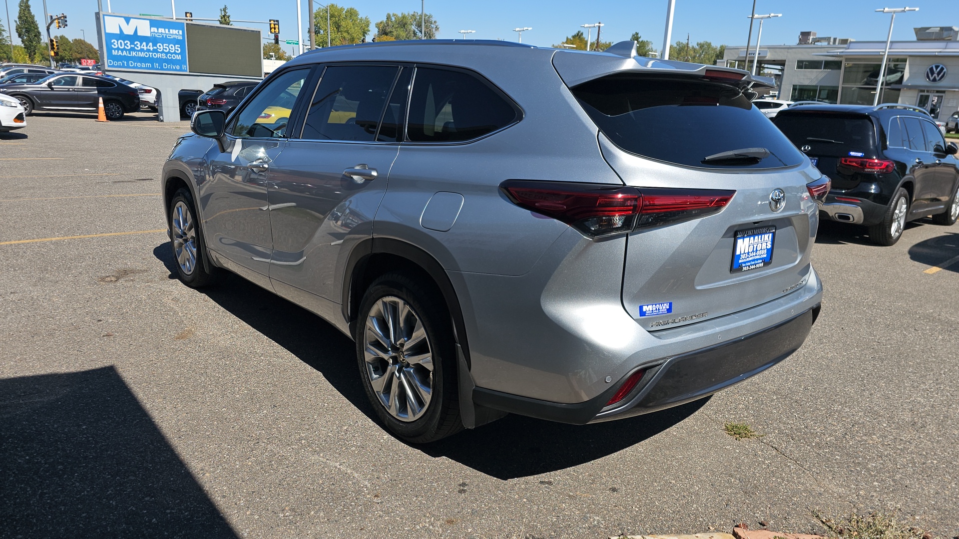 2020 Toyota Highlander Limited AWD, Navigation, Sunroof, Heated Leather S 4