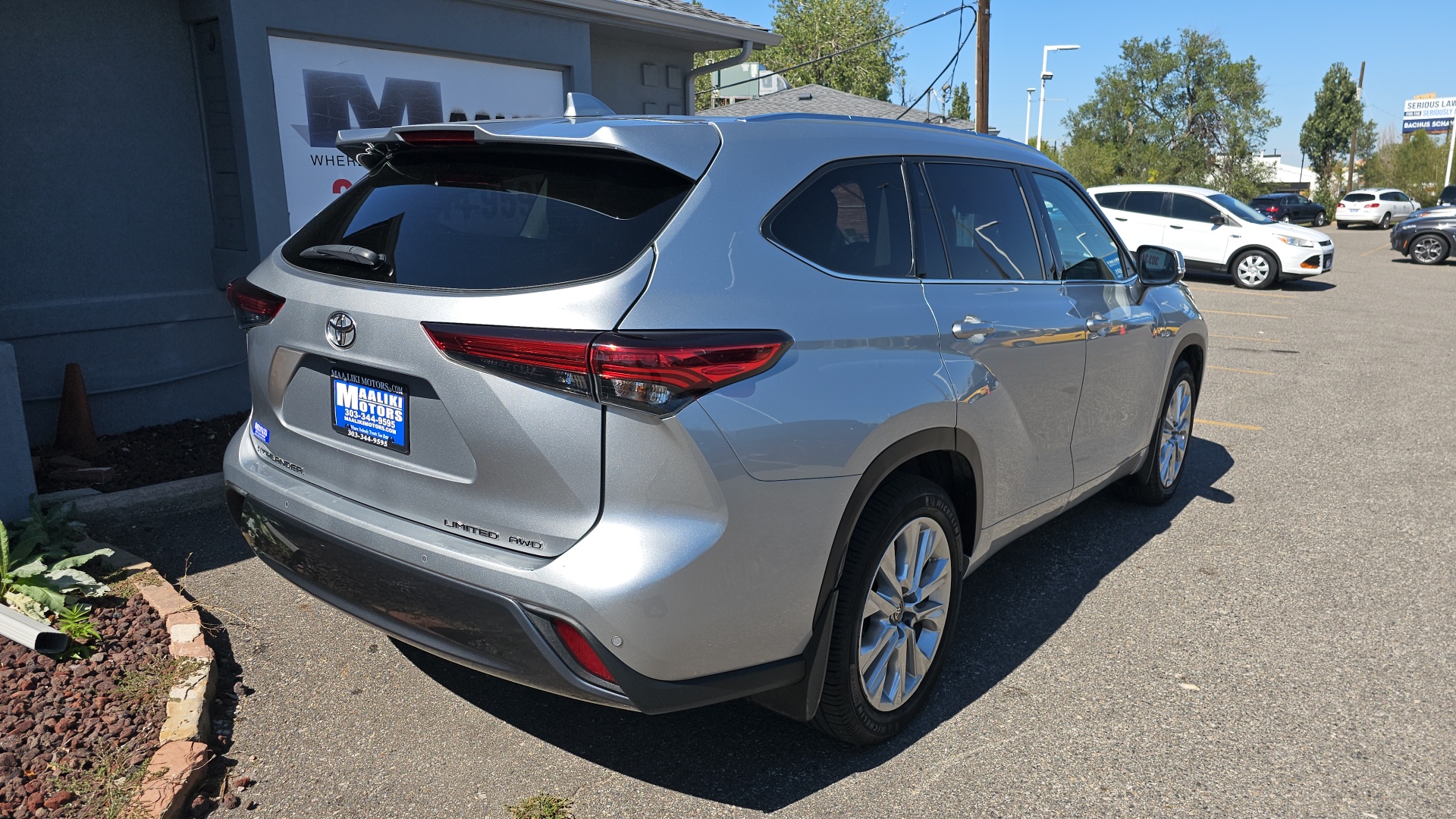 2020 Toyota Highlander Limited AWD, Navigation, Sunroof, Heated Leather S 6