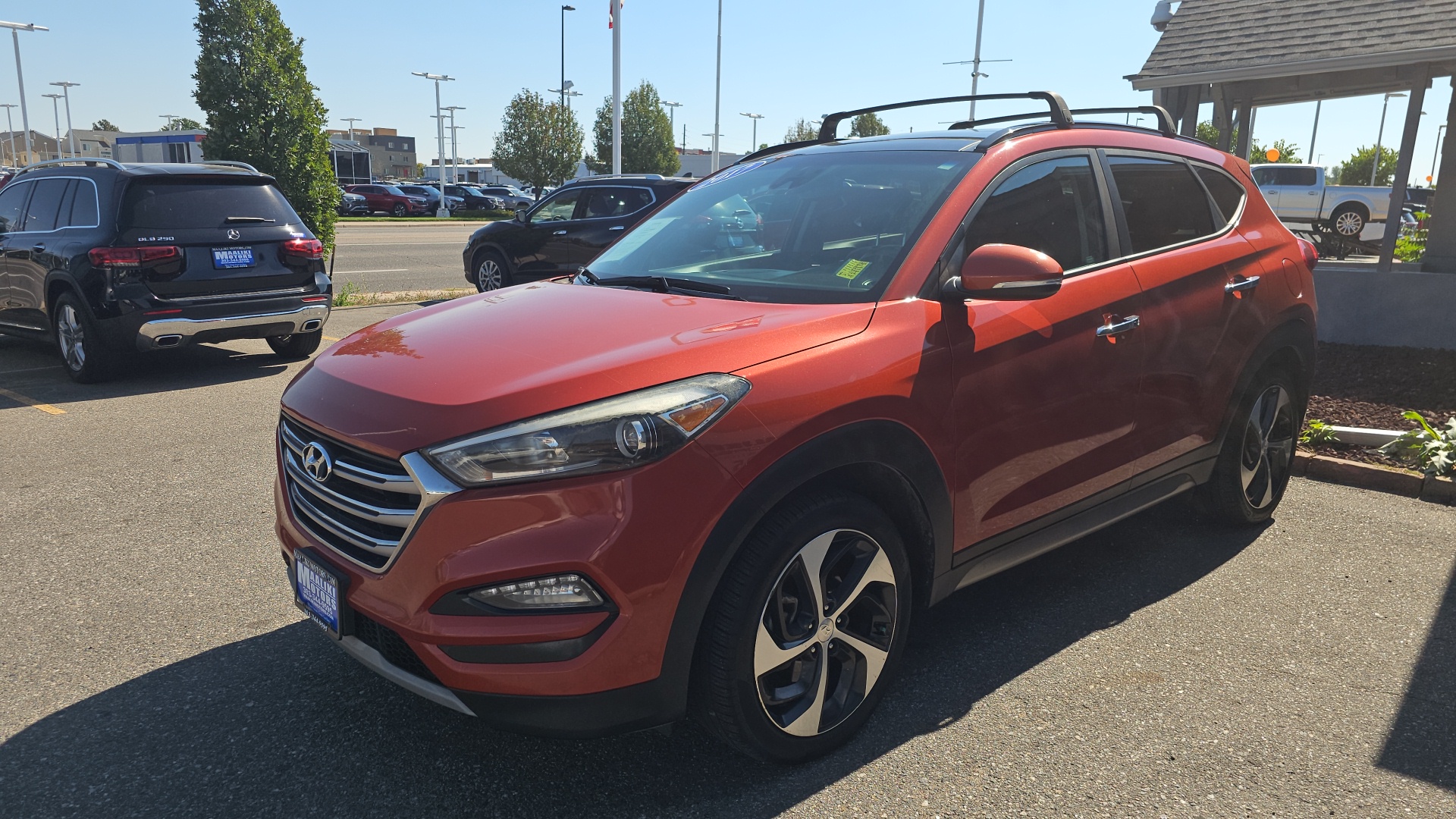 2017 Hyundai TUCSON Limited AWD for Superior Control and Traction 3