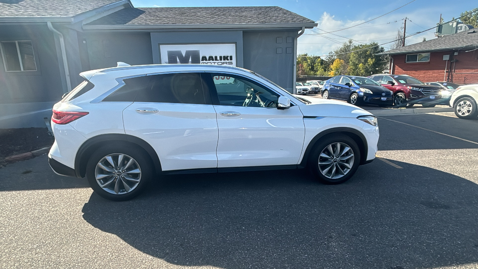 2019 INFINITI QX50 Essential  10