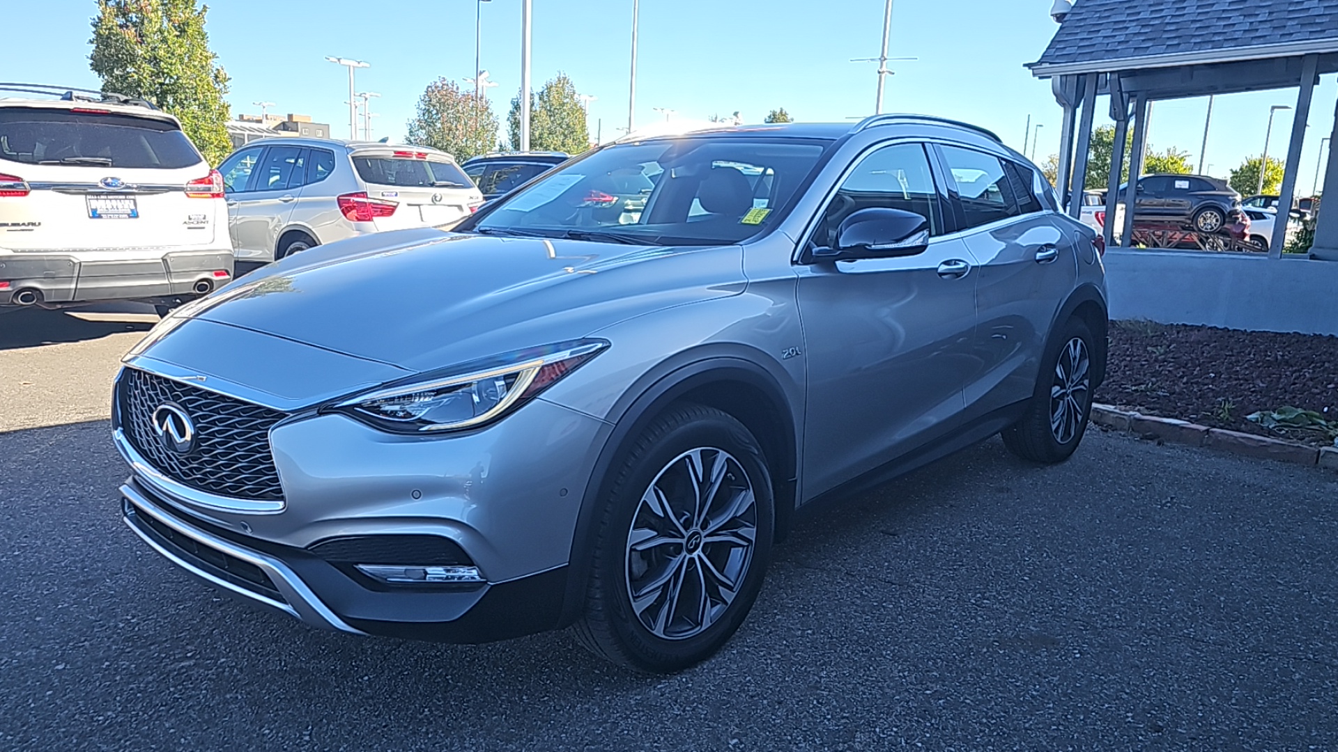 2017 INFINITI QX30  AWD Wagon, Luxurious And Versatile 3