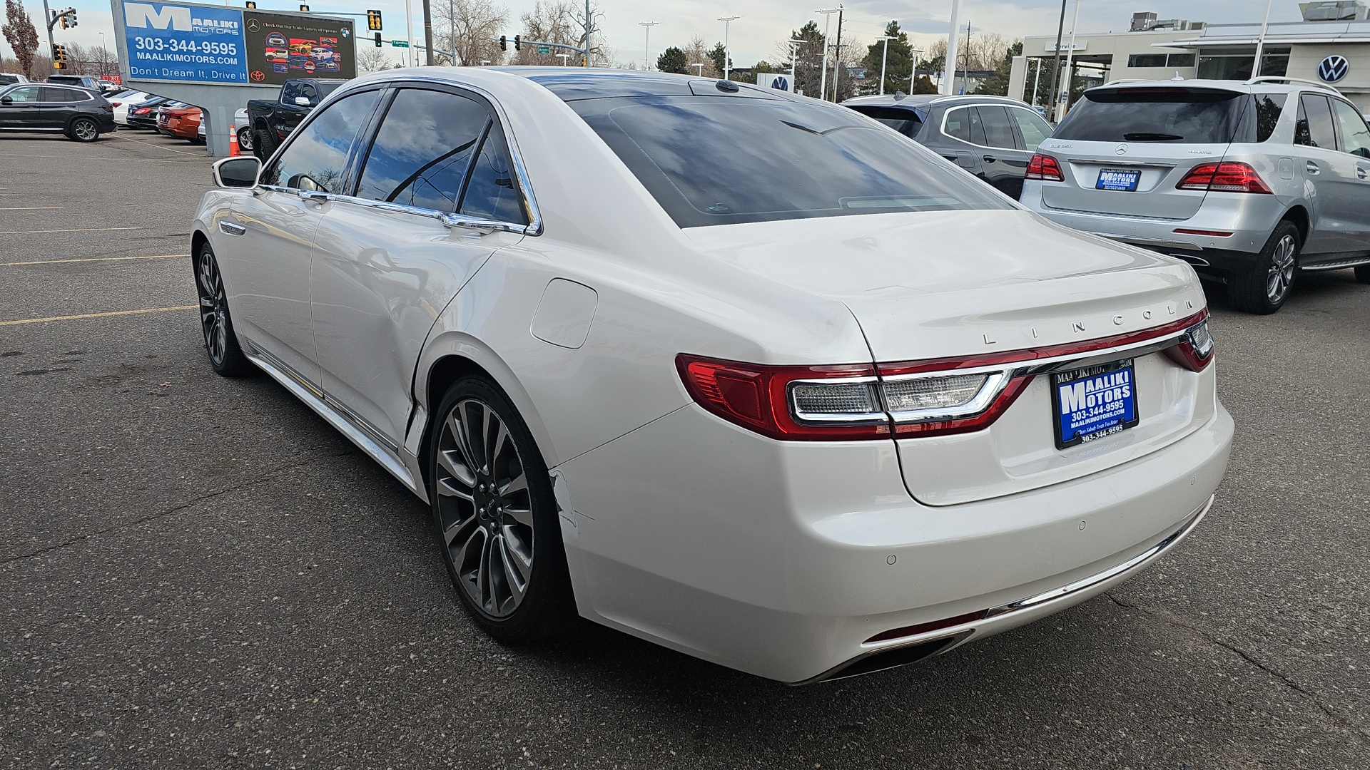 2017 Lincoln Continental Reserve AWD Sedan With Twin Turbo, Leather, and Na 4