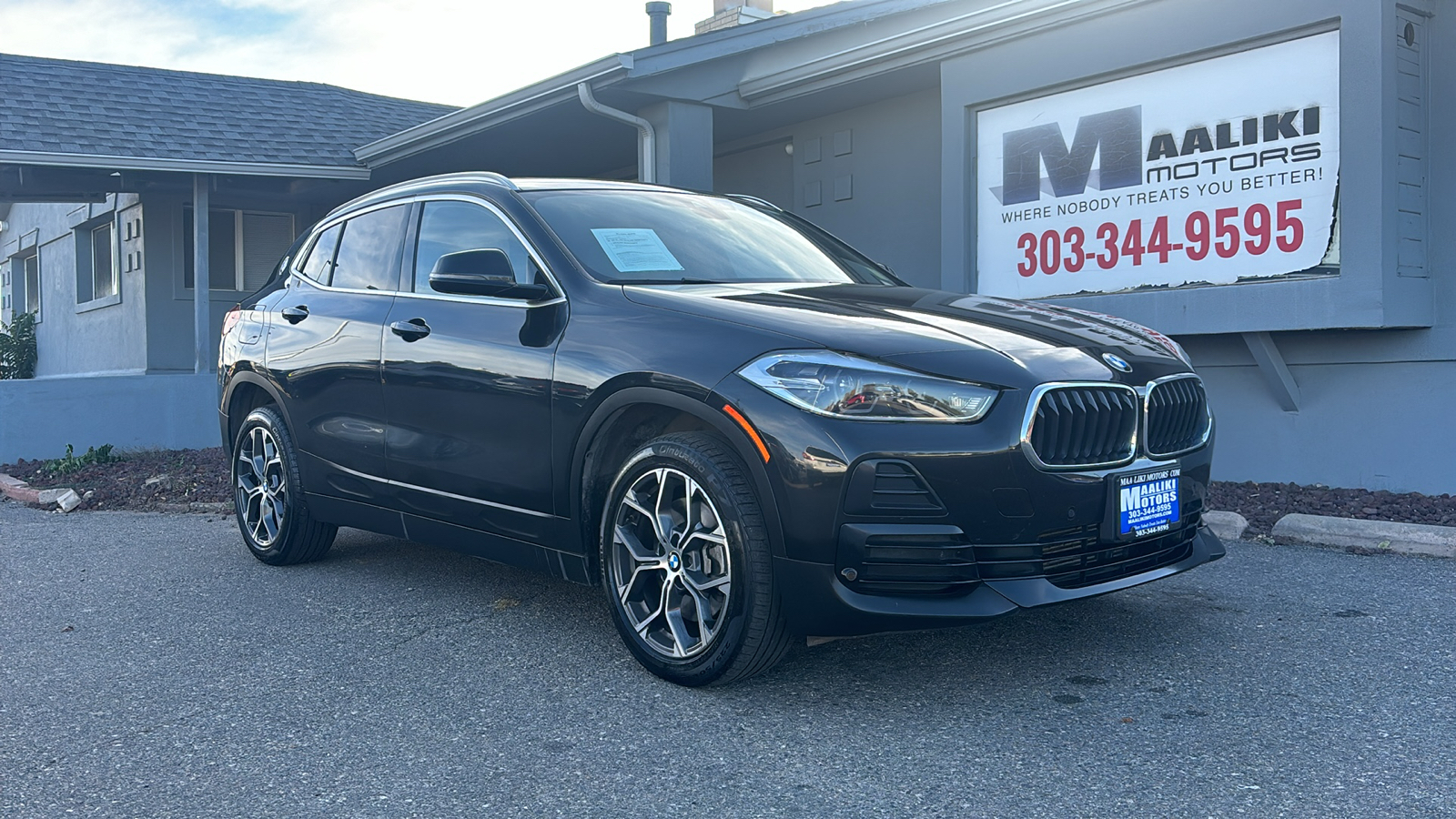 2023 BMW X2 xDrive28i AWD Luxury with Navigation, Leather, and 1