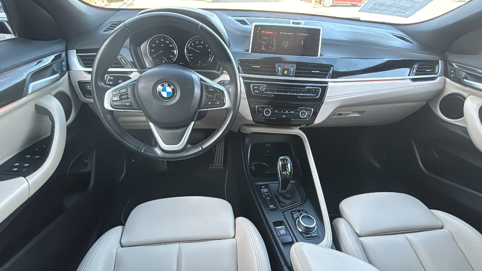 2023 BMW X2 xDrive28i AWD Luxury with Navigation, Leather, and 11