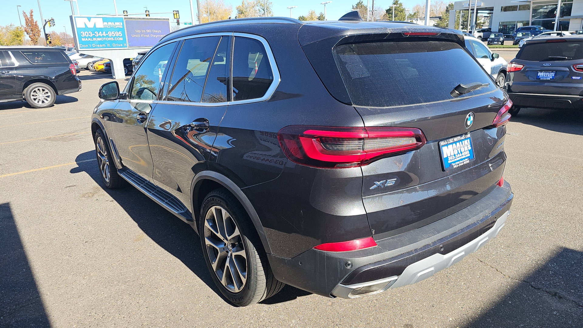 2023 BMW X5 xDrive40i AWD Luxury with Navigation, Sunroof, and 4