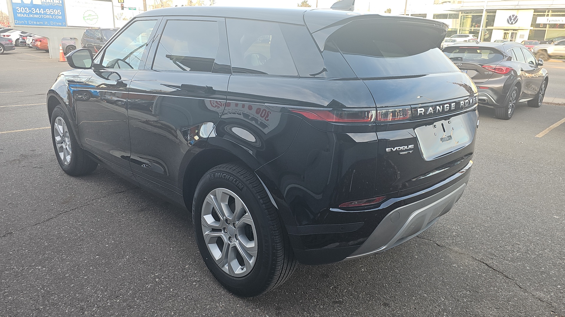 2020 Land Rover Range Rover Evoque S AWD Luxury with Navigation, Leather, and Backup  4