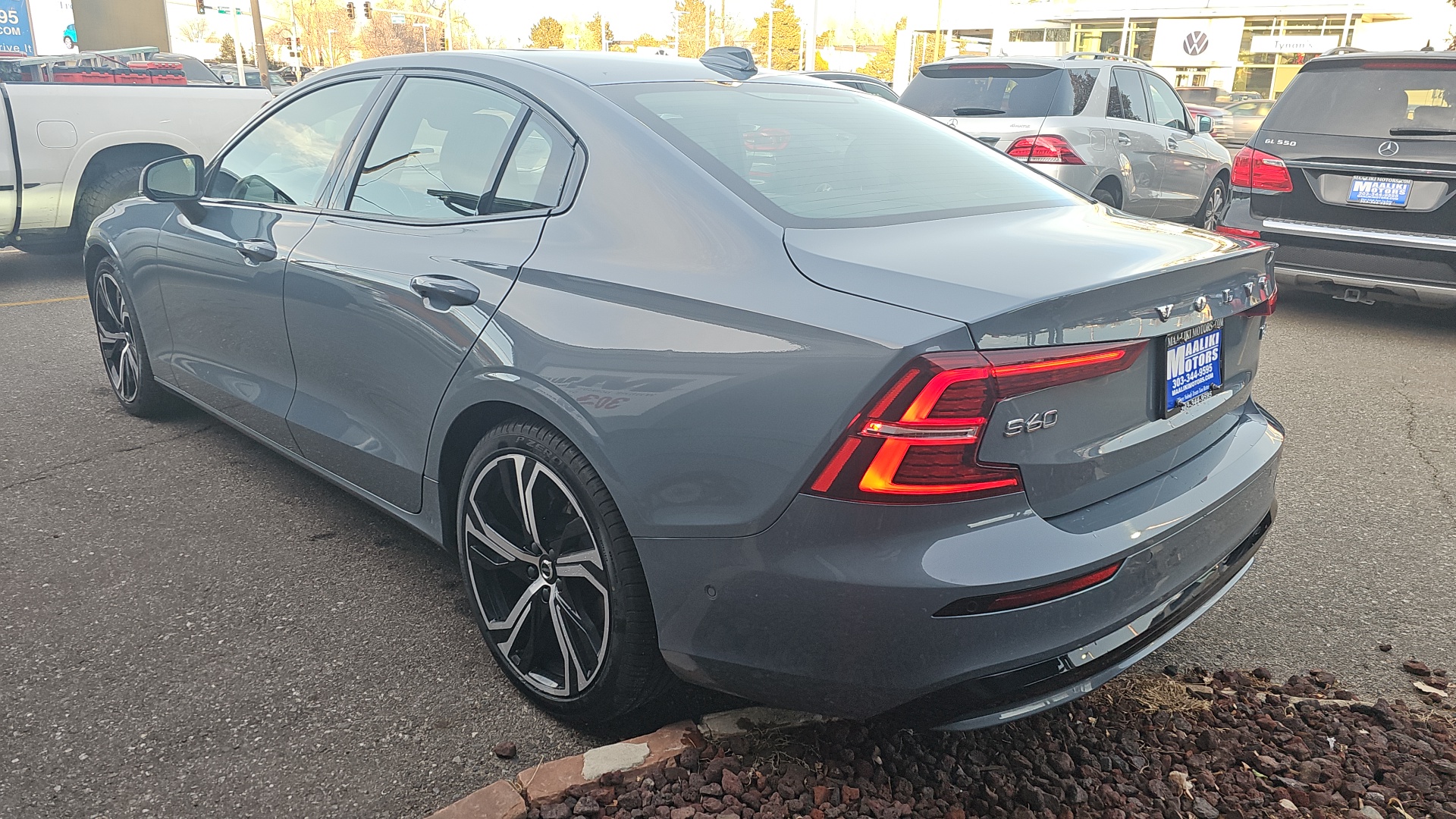 2024 Volvo S60 B5 Ultimate Dark Theme AWD Sedan With Sunroof, Nav 4