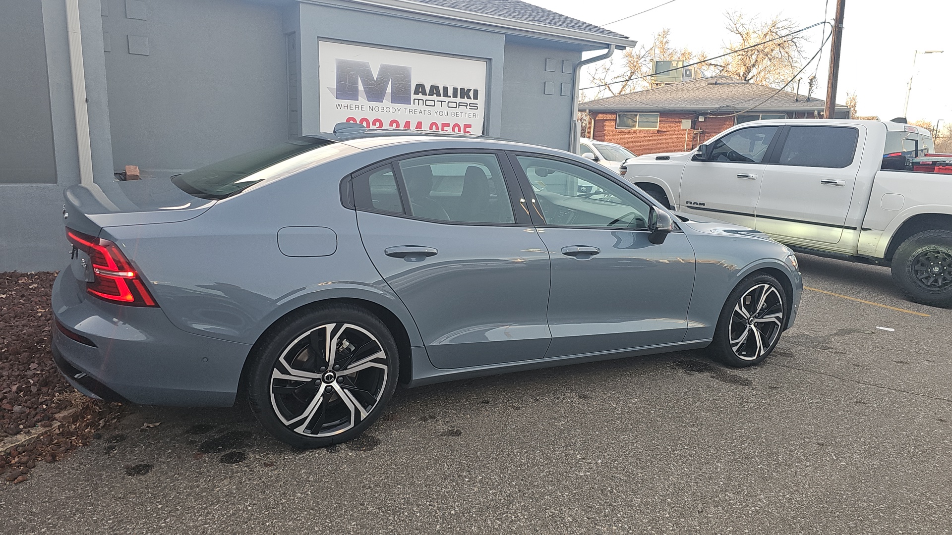 2024 Volvo S60 B5 Ultimate Dark Theme AWD Sedan With Sunroof, Nav 5