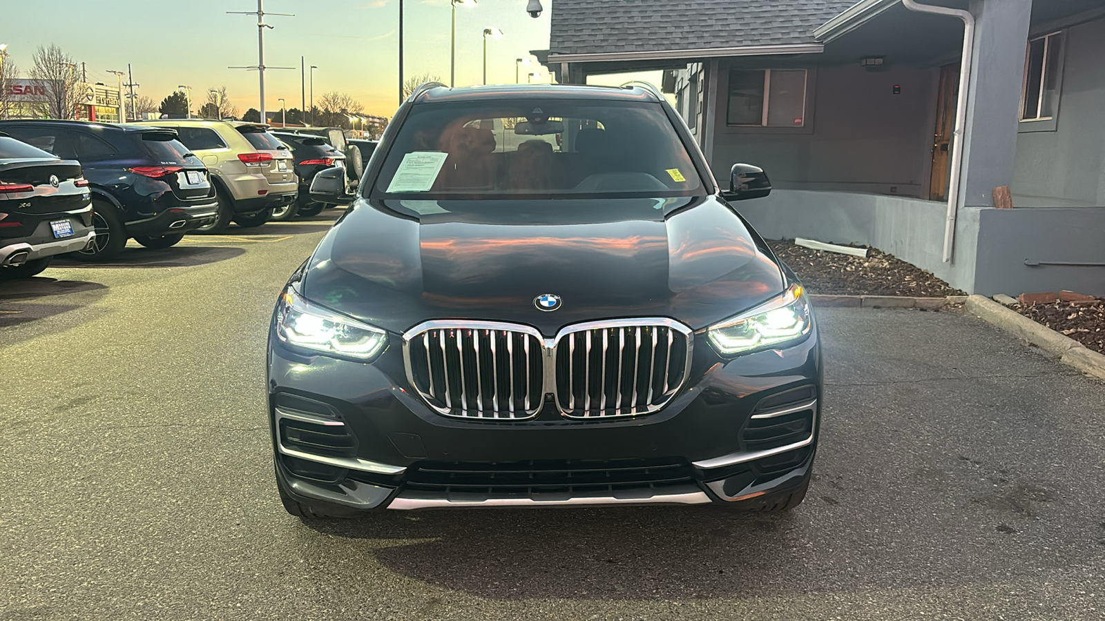 2023 BMW X5 xDrive40i AWD Luxury with Navigation, Sunroof, and 2