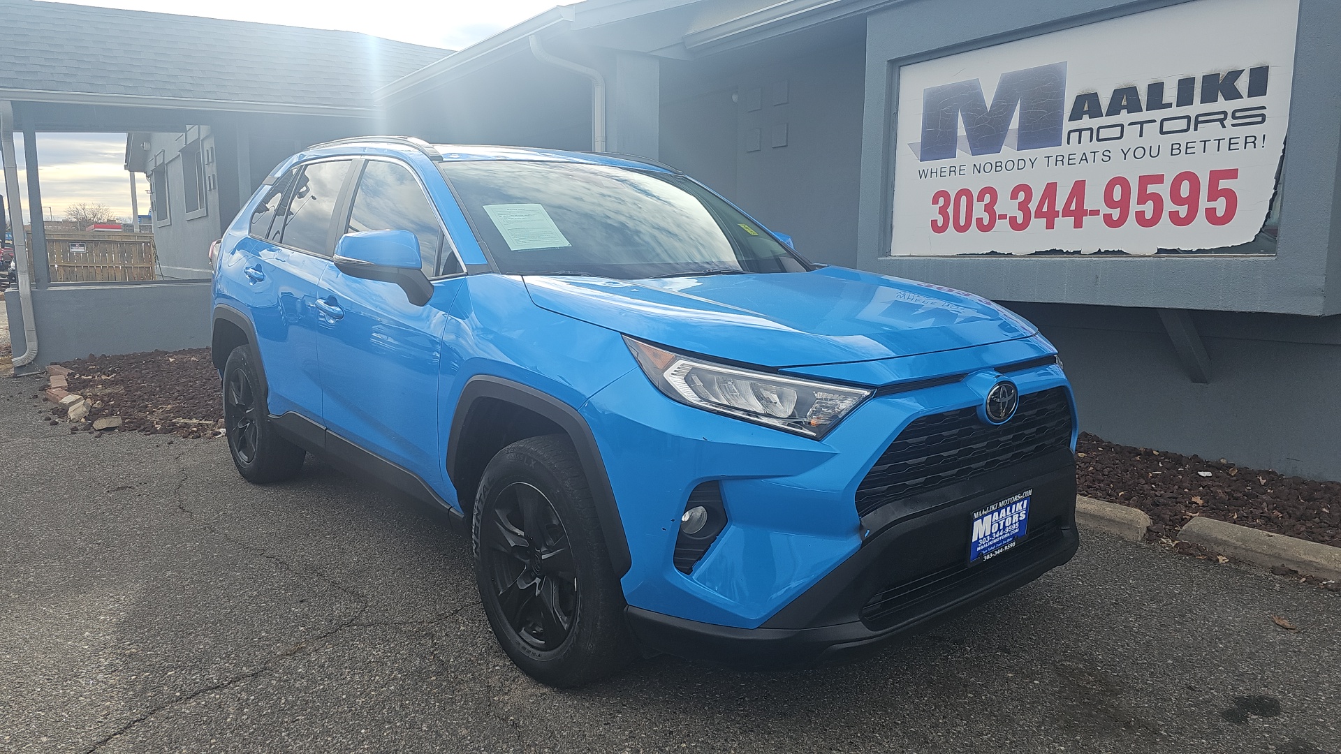 2019 Toyota RAV4 XLE AWD Adventure with Sunroof and Navigation Syst 1