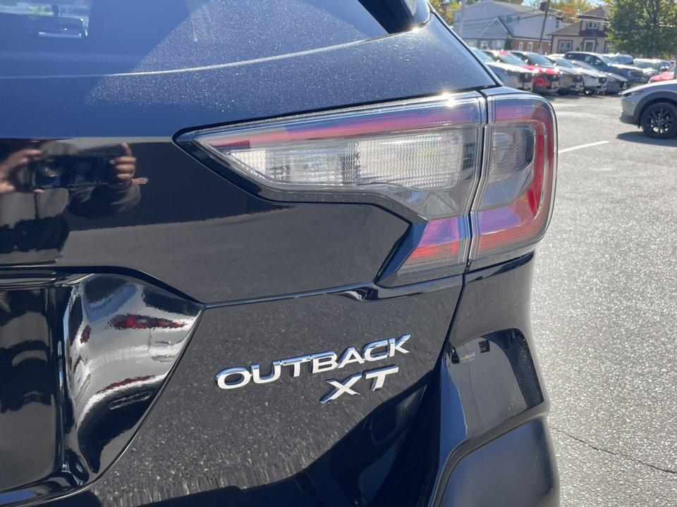 2022 Subaru Outback Limited XT 32