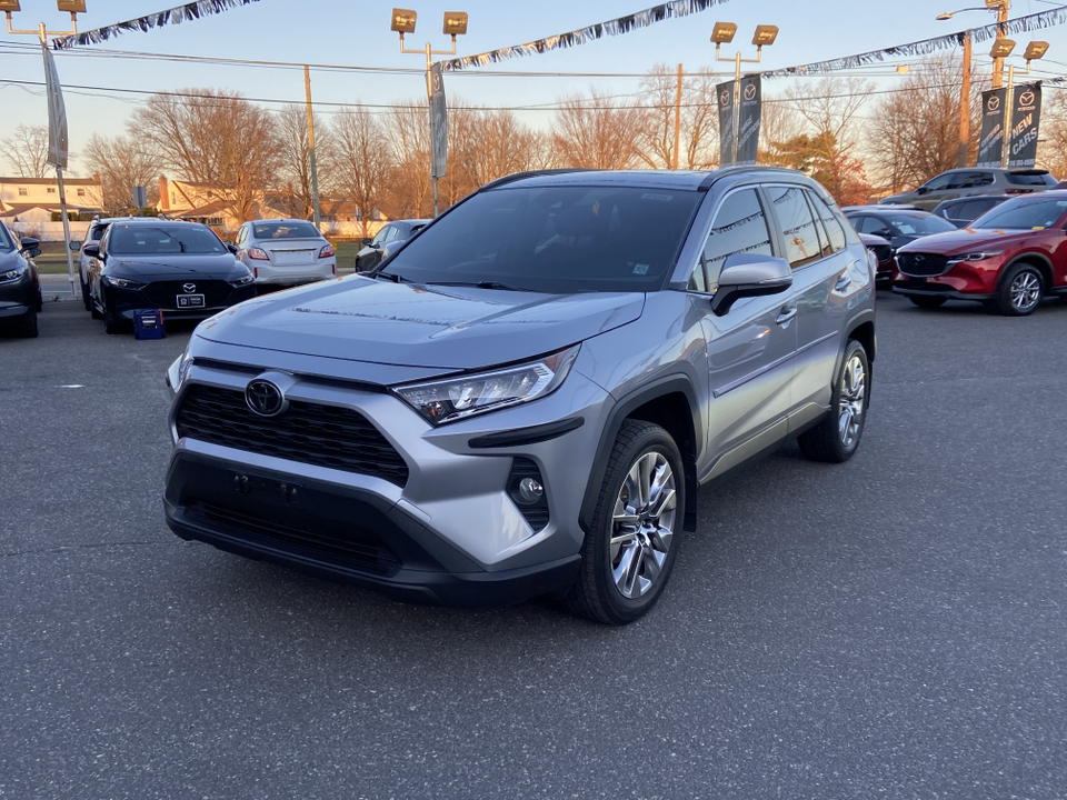 2020 Toyota RAV4 XLE Premium 7