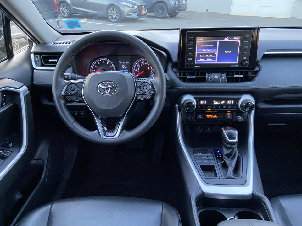 2020 Toyota RAV4 XLE Premium 11