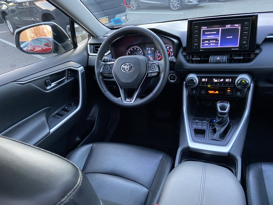 2020 Toyota RAV4 XLE Premium 12