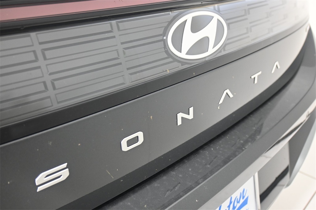 2024 Hyundai Sonata Hybrid Limited 8