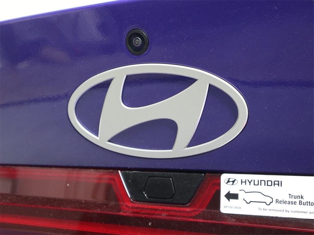 2024 Hyundai Elantra Hybrid Blue 4