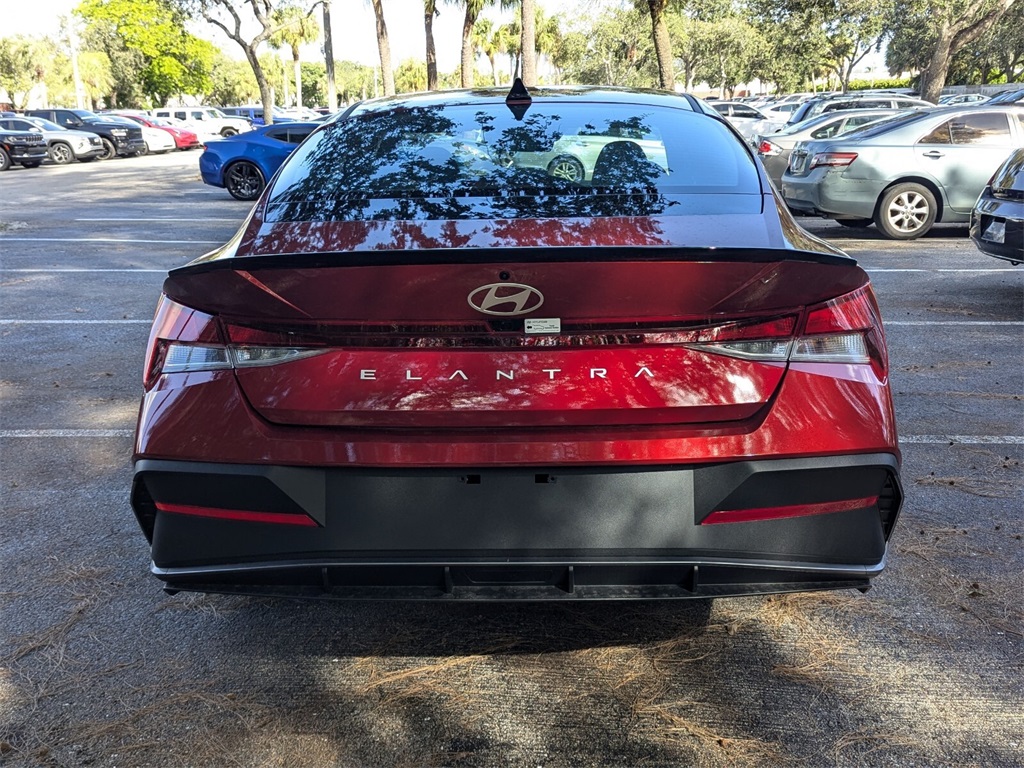 2025 Hyundai Elantra SEL 6