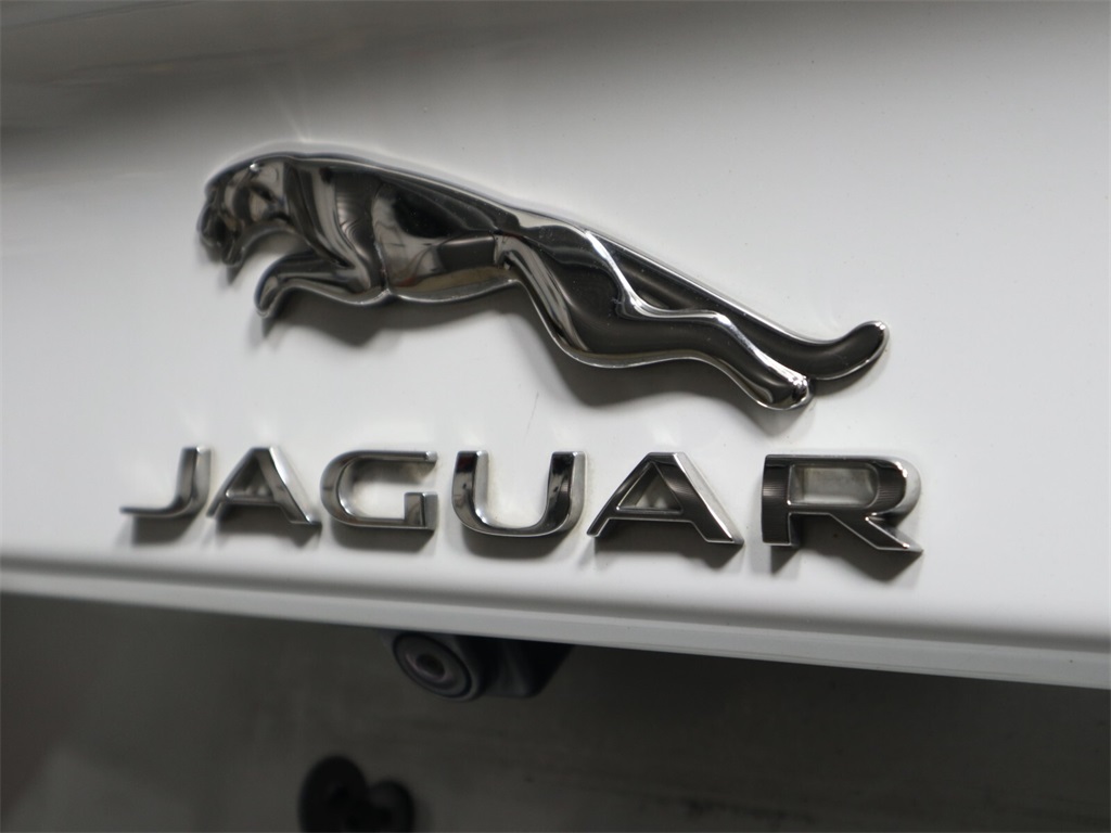 2017 Jaguar XE 25t Premium 5