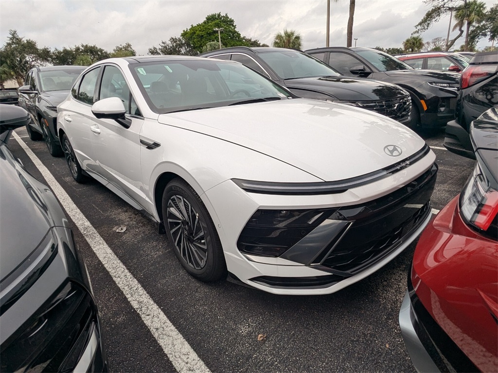 2024 Hyundai Sonata Hybrid Limited 1