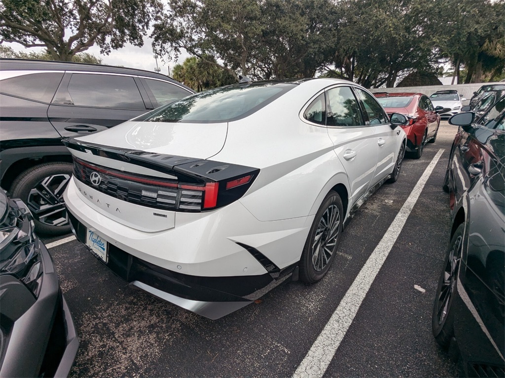 2024 Hyundai Sonata Hybrid Limited 4