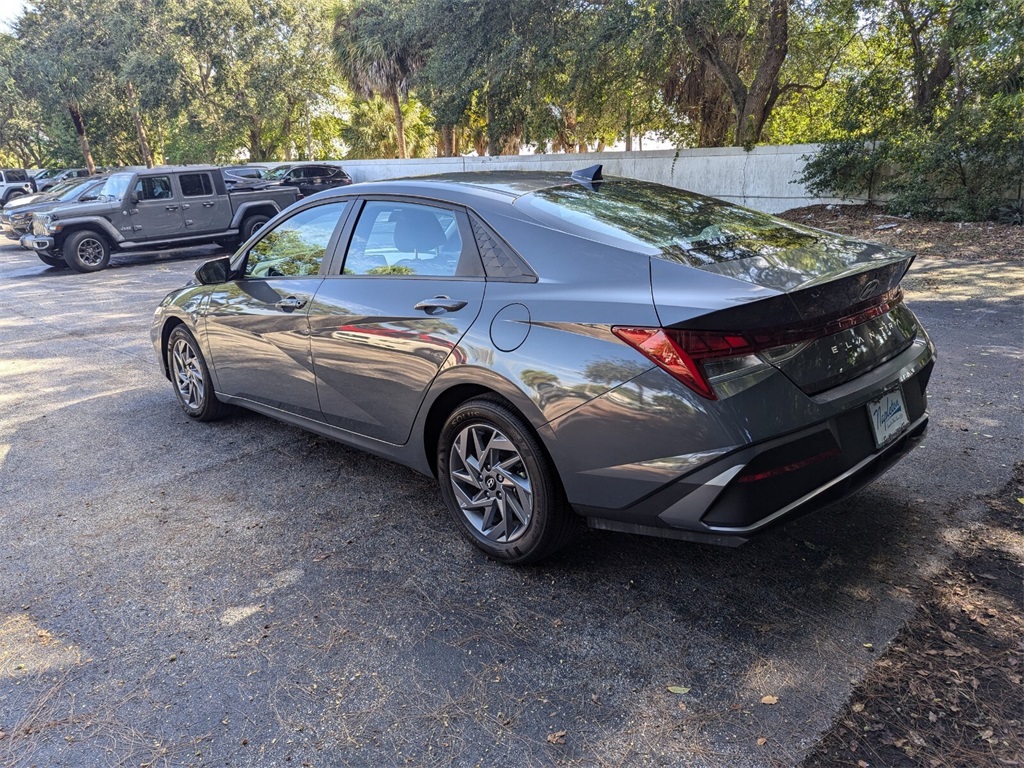 2024 Hyundai Elantra Hybrid Blue 5