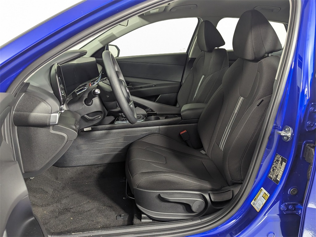 2024 Hyundai Elantra Hybrid Blue 18