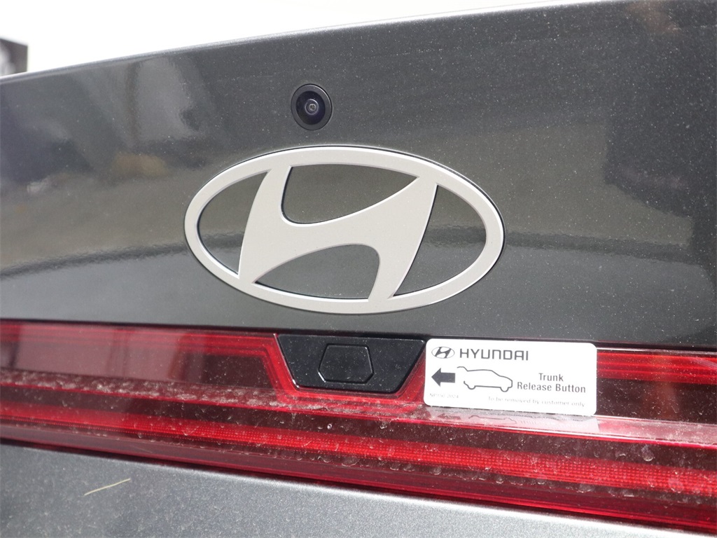 2024 Hyundai Elantra Hybrid Limited 4