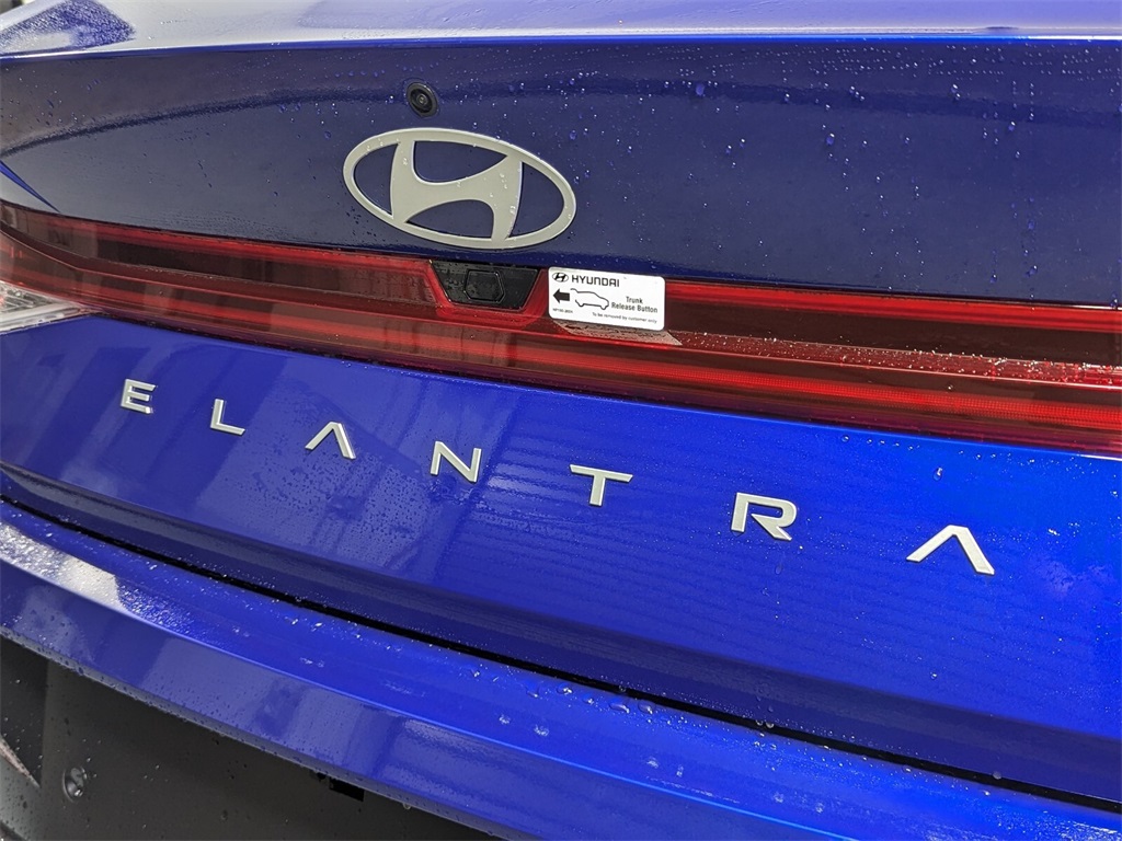 2024 Hyundai Elantra Limited 4