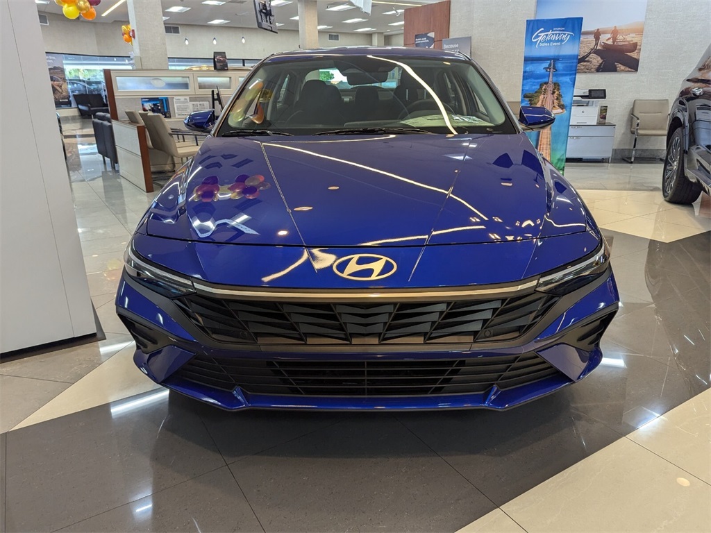 2024 Hyundai Elantra SEL 2