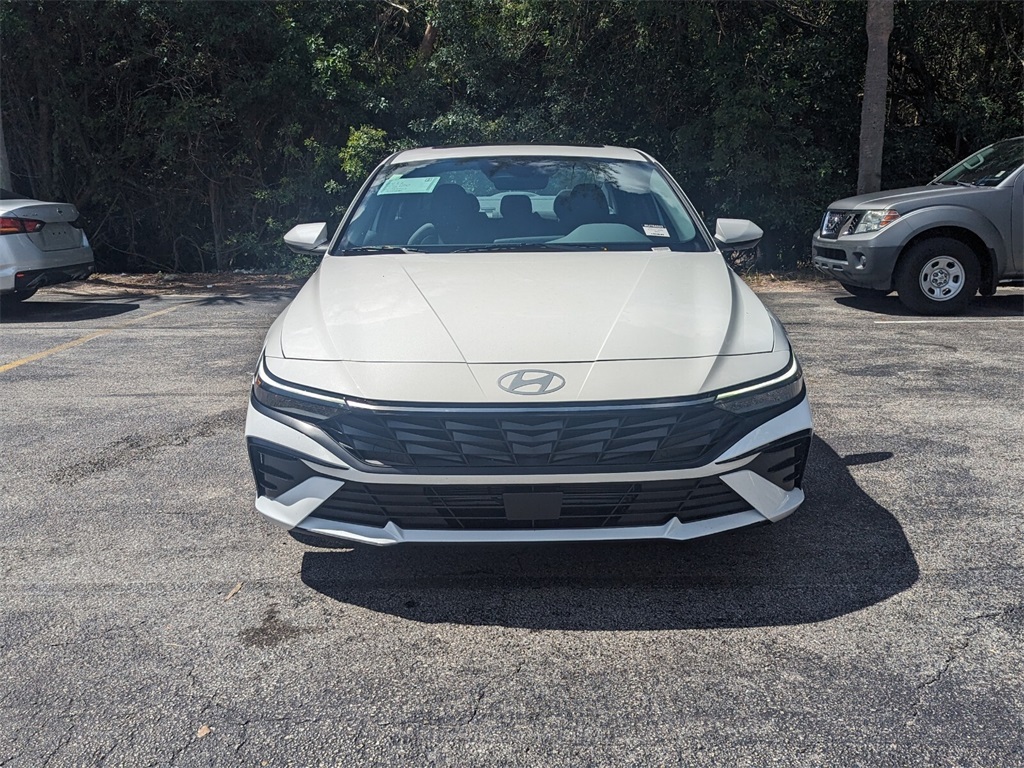 2024 Hyundai Elantra SEL 2