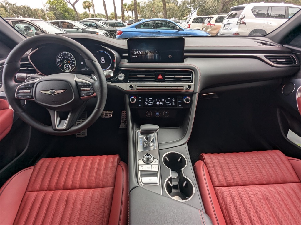 2025 Genesis G70 2.5T 14