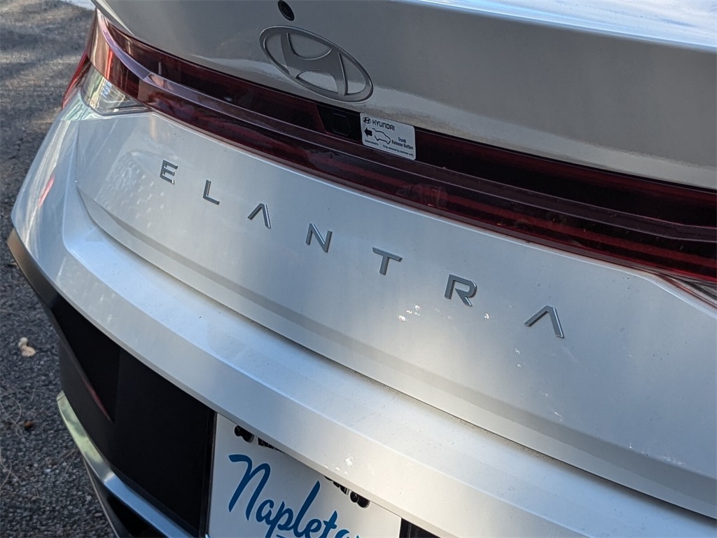 2025 Hyundai Elantra SEL 8