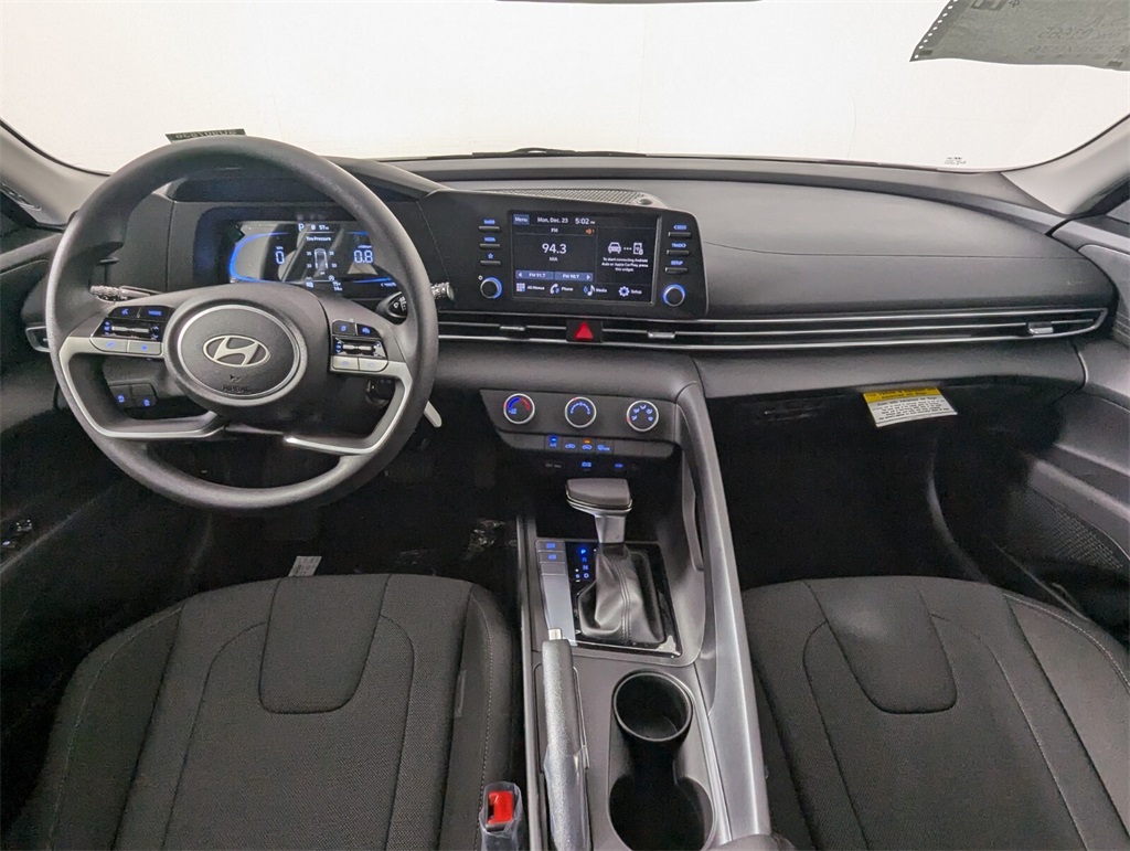 2025 Hyundai Elantra SE 14