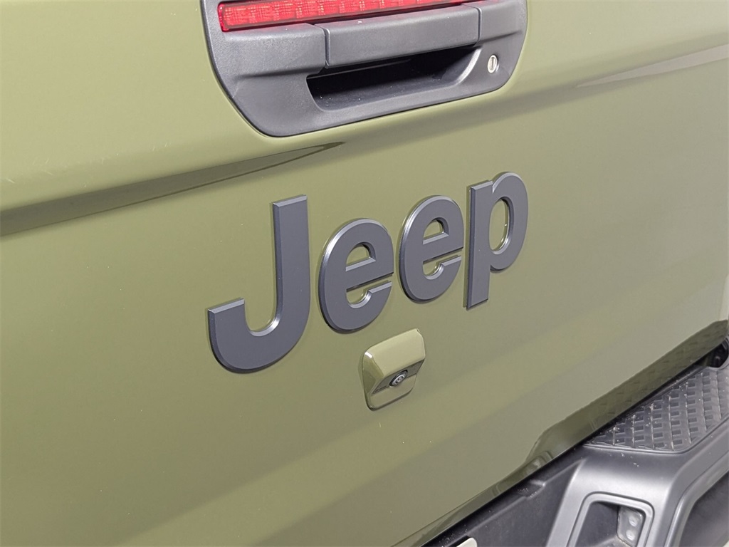 2024 Jeep Gladiator Sport 5