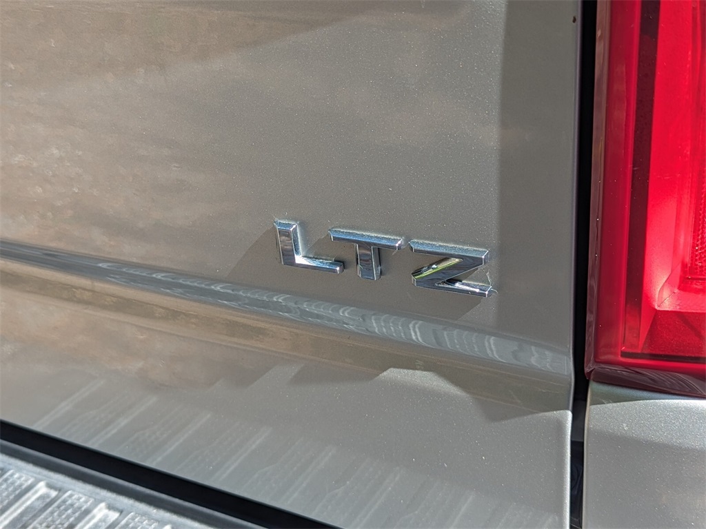 2019 Chevrolet Silverado 1500 LTZ 4