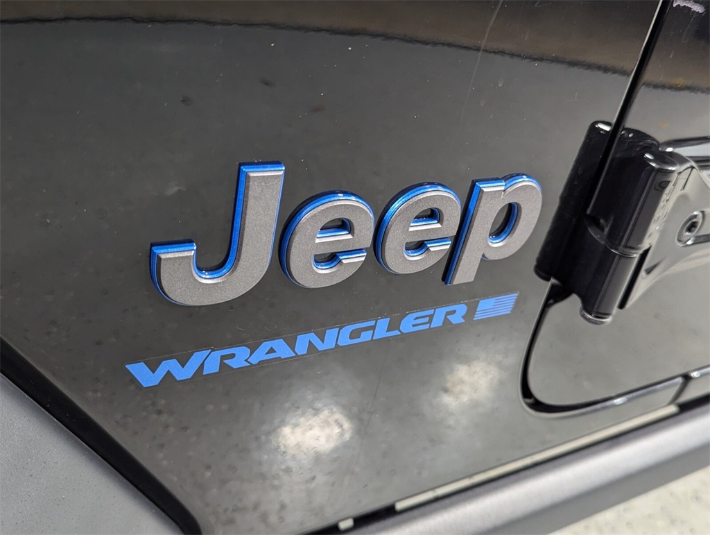 2023 Jeep Wrangler Base 4xe 8