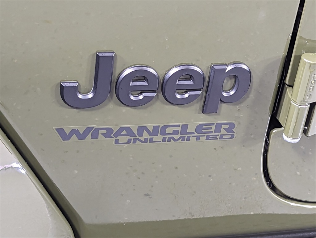 2021 Jeep Wrangler Unlimited Sahara Altitude 8